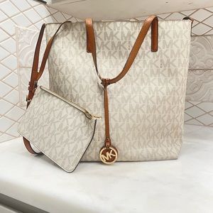 Michael Kors cream colored tote bag with wallet USED